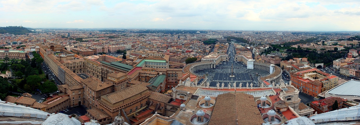 Panorama vom Petersdom: Petersplatz und Vatikan